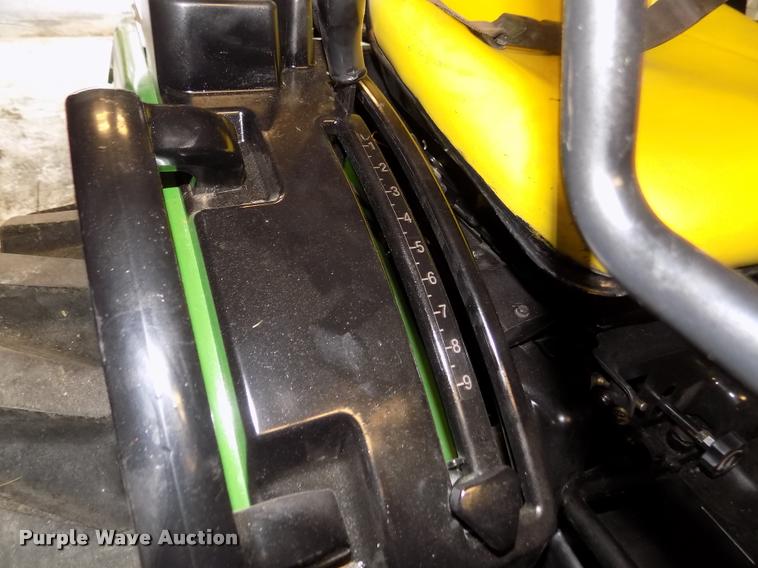 image for item DA0702 2006 John Deere 2320 MFWD tractor