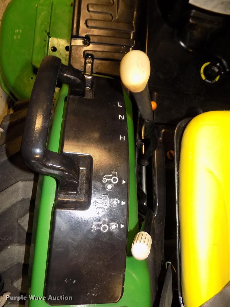 image for item DA0702 2006 John Deere 2320 MFWD tractor