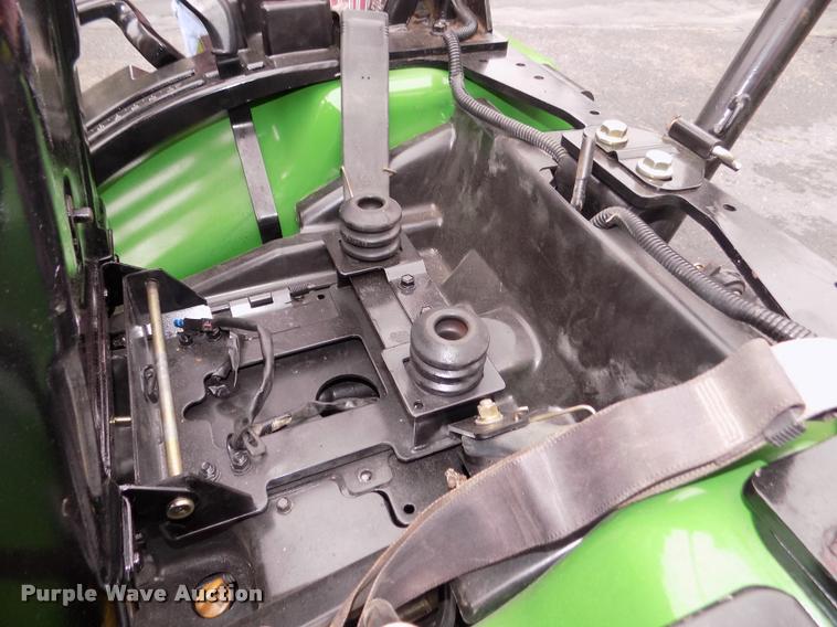 image for item DA0702 2006 John Deere 2320 MFWD tractor