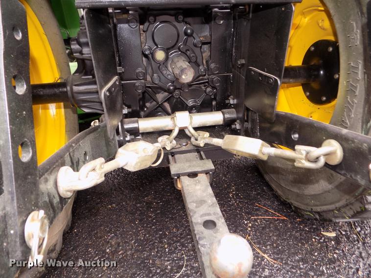 image for item DA0702 2006 John Deere 2320 MFWD tractor