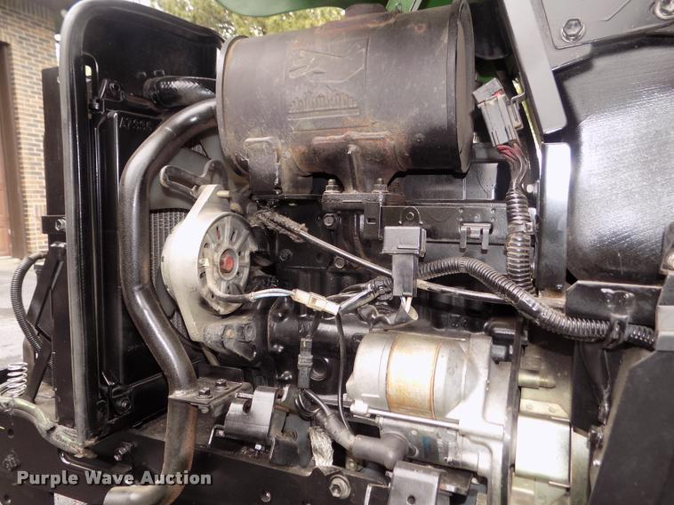 image for item DA0702 2006 John Deere 2320 MFWD tractor