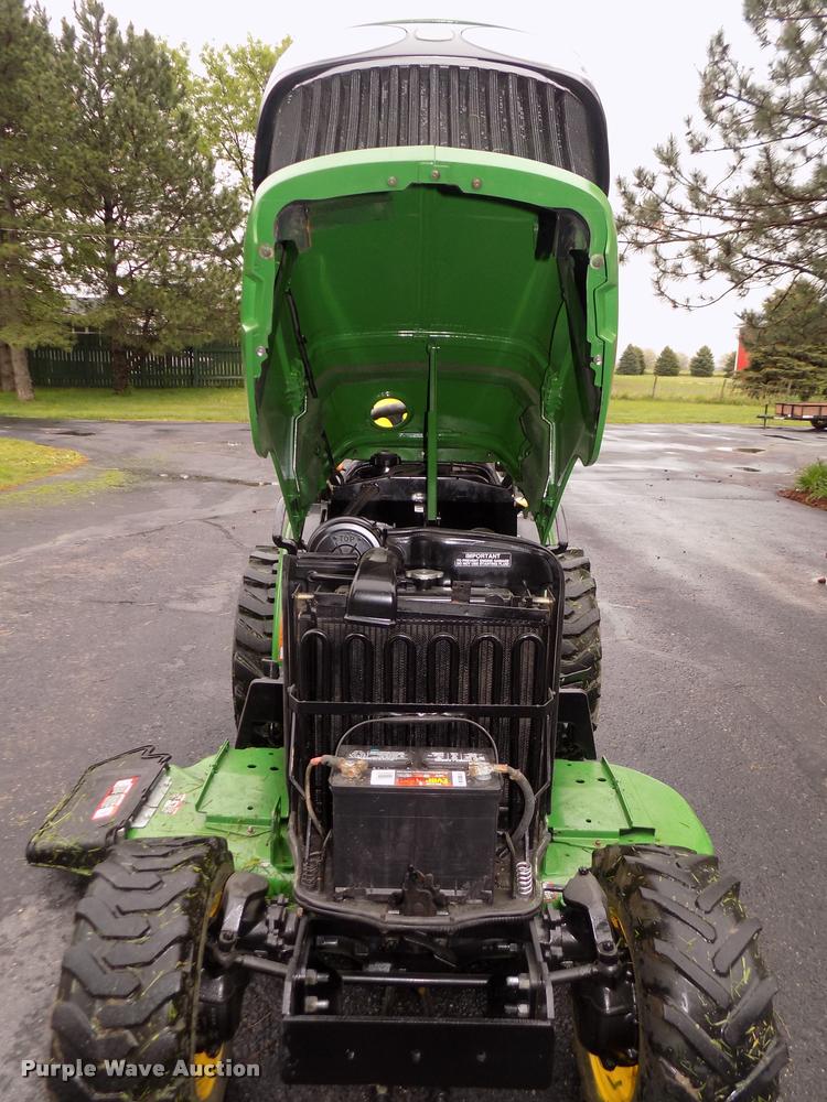 image for item DA0702 2006 John Deere 2320 MFWD tractor