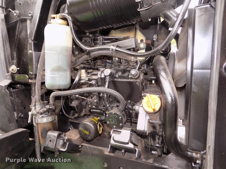 image for item DA0702 2006 John Deere 2320 MFWD tractor