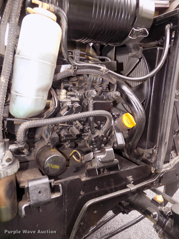 image for item DA0702 2006 John Deere 2320 MFWD tractor