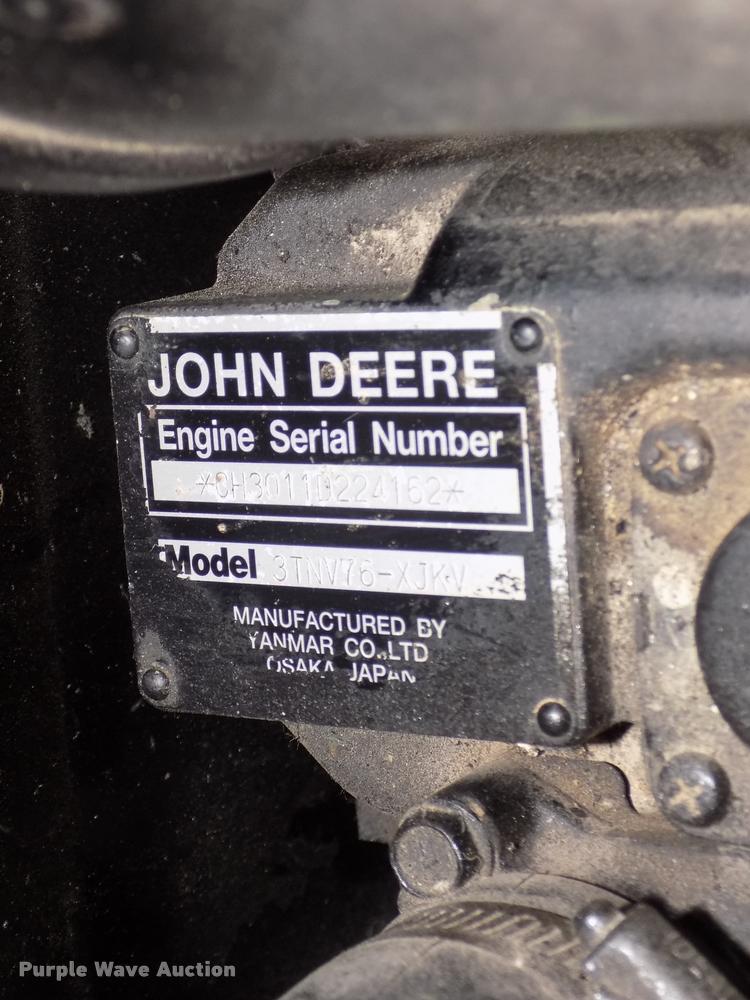 image for item DA0702 2006 John Deere 2320 MFWD tractor