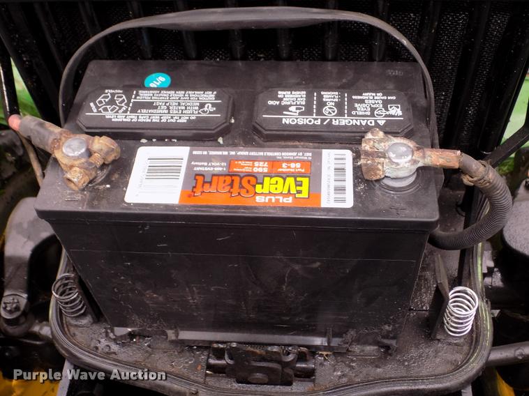 image for item DA0702 2006 John Deere 2320 MFWD tractor