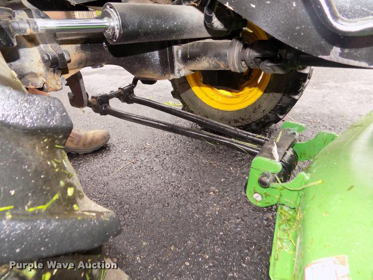 image for item DA0702 2006 John Deere 2320 MFWD tractor