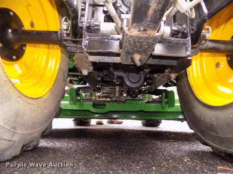image for item DA0702 2006 John Deere 2320 MFWD tractor