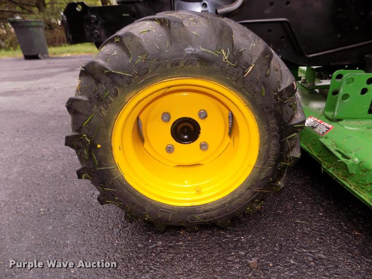 image for item DA0702 2006 John Deere 2320 MFWD tractor