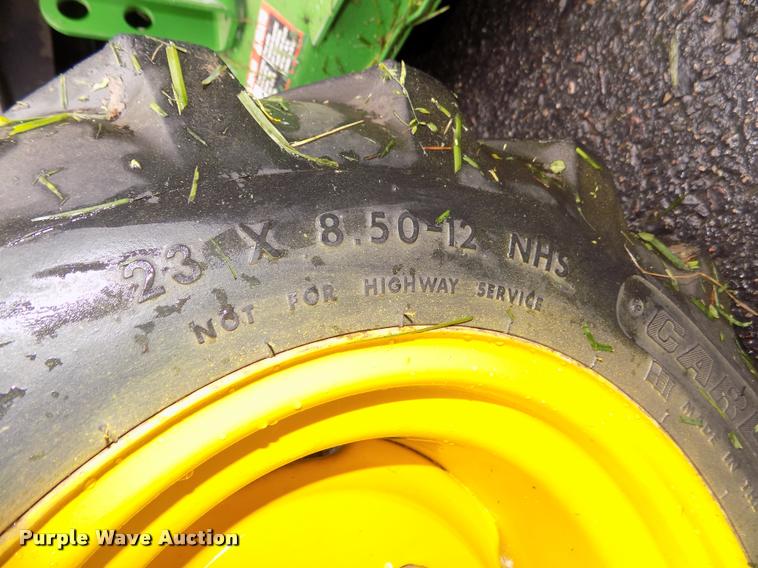 image for item DA0702 2006 John Deere 2320 MFWD tractor