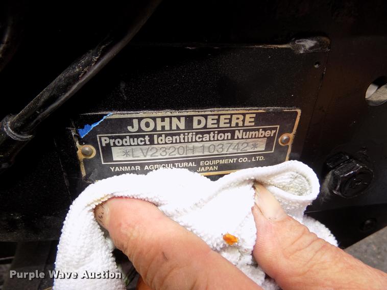 image for item DA0702 2006 John Deere 2320 MFWD tractor