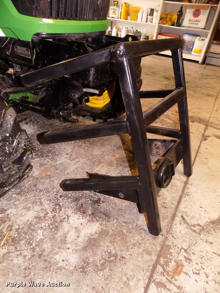 image for item DA0702 2006 John Deere 2320 MFWD tractor