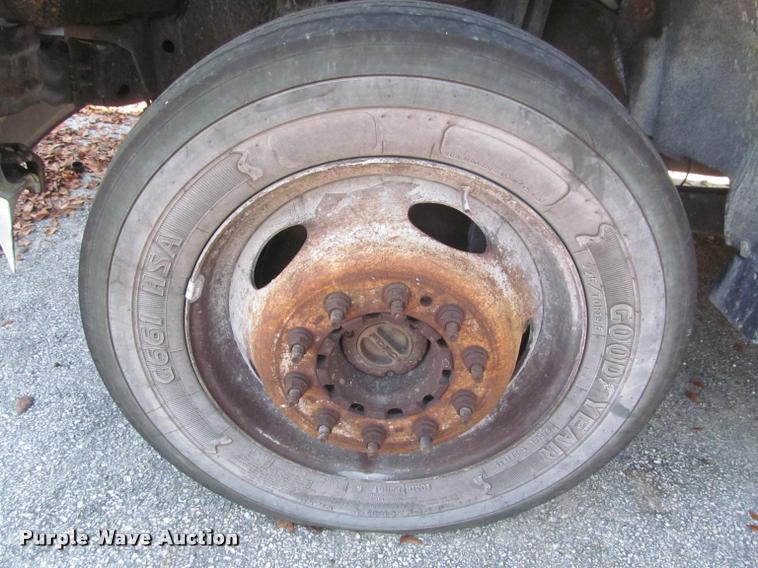 image for item DA1000 2011 Ford F450 service truck