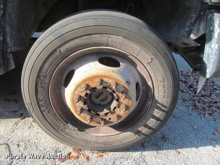 image for item DA1000 2011 Ford F450 service truck