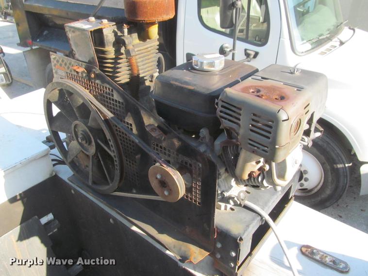 image for item DA1000 2011 Ford F450 service truck