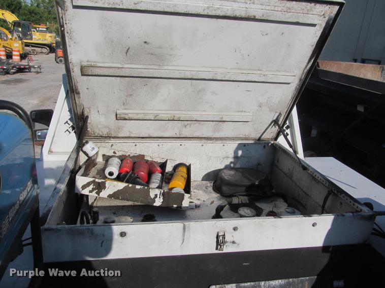 image for item DA1000 2011 Ford F450 service truck