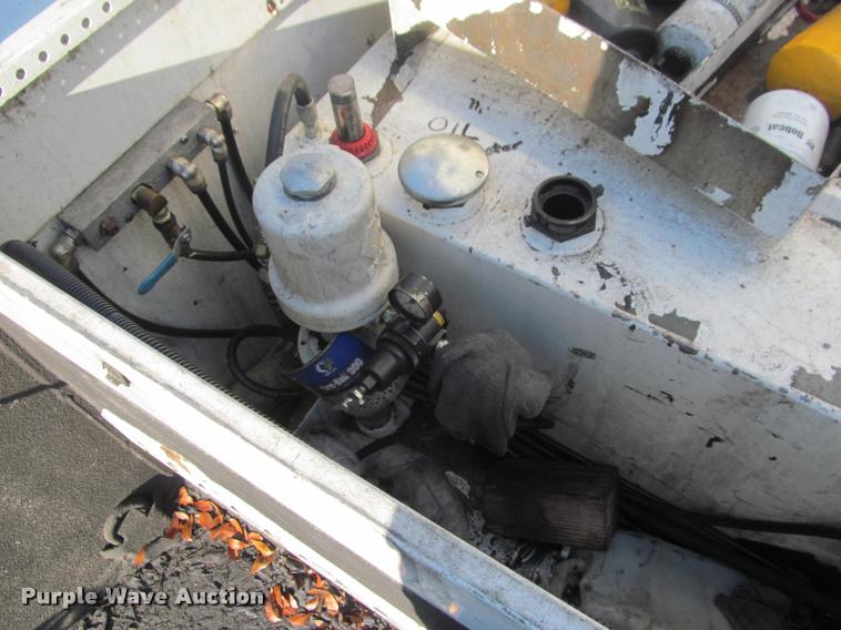 image for item DA1000 2011 Ford F450 service truck