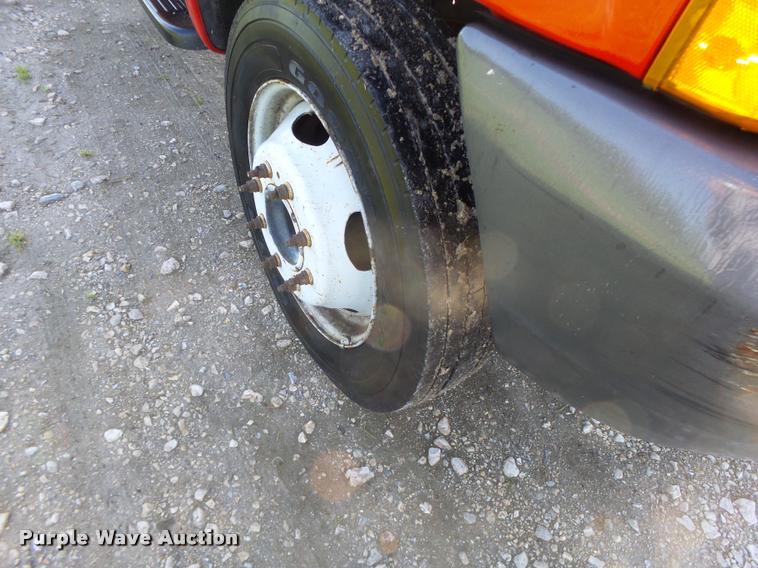 image for item DA3480 1999 Ford F550 Super Duty rollback truck