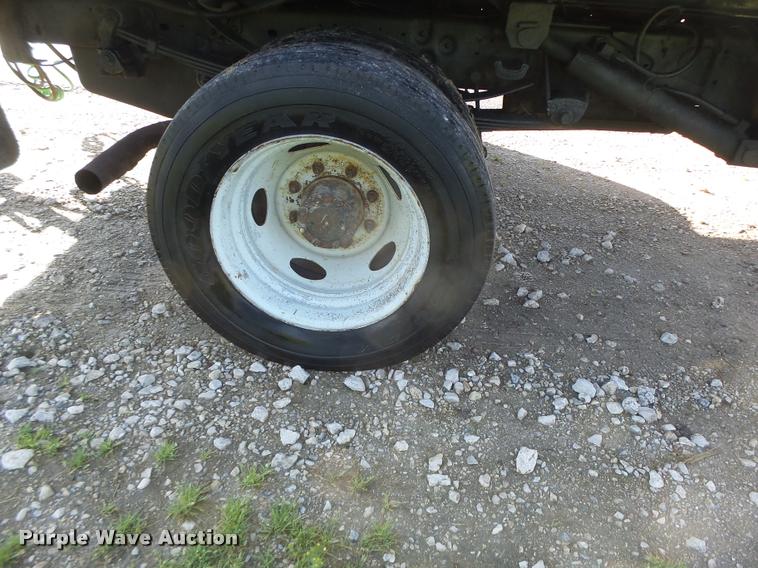 image for item DA3480 1999 Ford F550 Super Duty rollback truck
