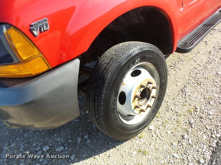 image for item DA3480 1999 Ford F550 Super Duty rollback truck
