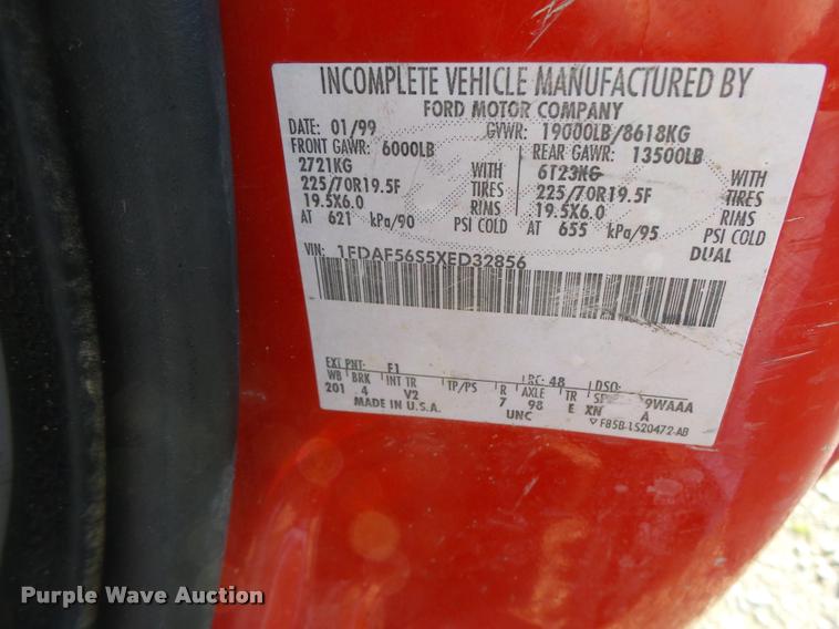 image for item DA3480 1999 Ford F550 Super Duty rollback truck