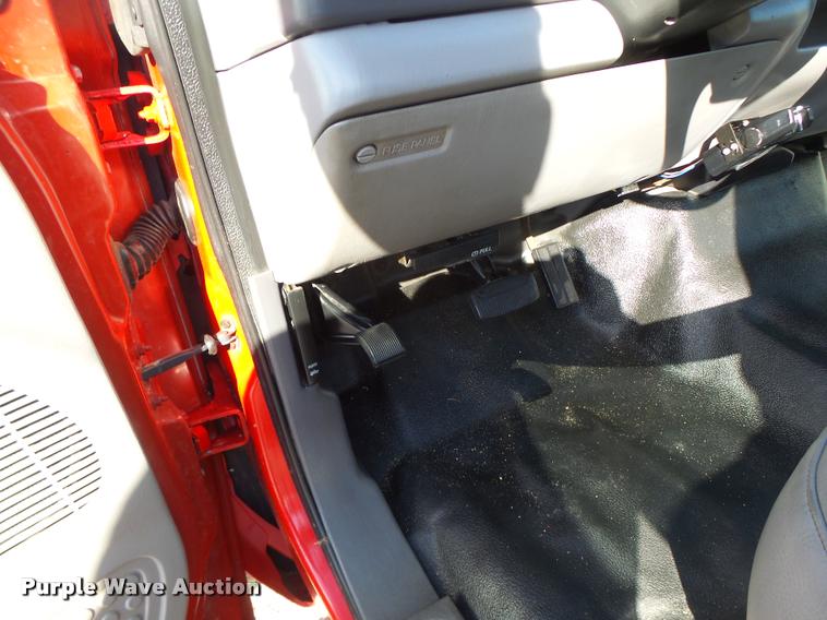 image for item DA3480 1999 Ford F550 Super Duty rollback truck