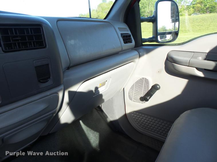 image for item DA3480 1999 Ford F550 Super Duty rollback truck