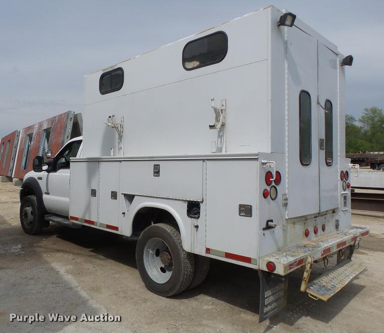 image for item DA3483 2006 Ford F550 utility truck