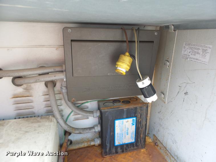 image for item DA3483 2006 Ford F550 utility truck