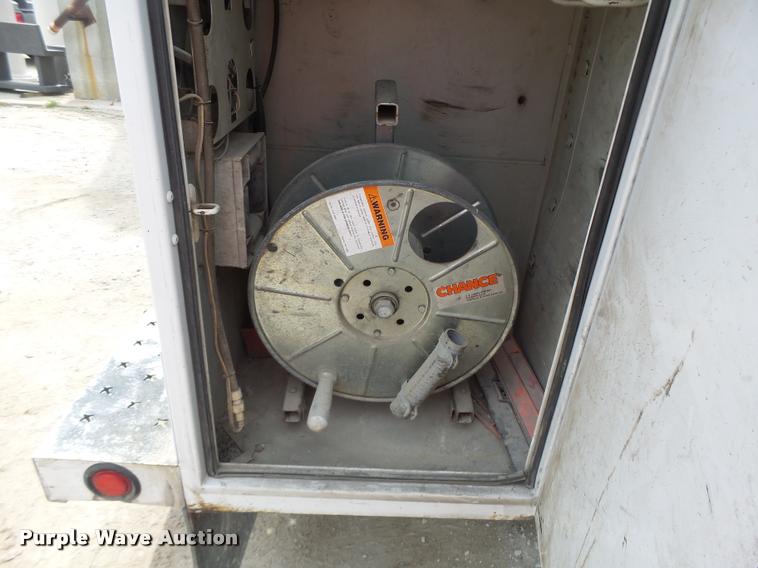 image for item DA3483 2006 Ford F550 utility truck