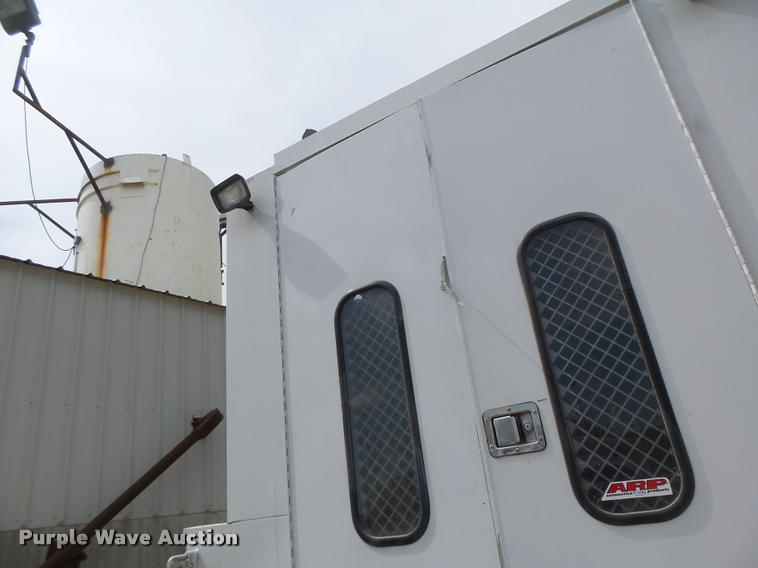 image for item DA3483 2006 Ford F550 utility truck