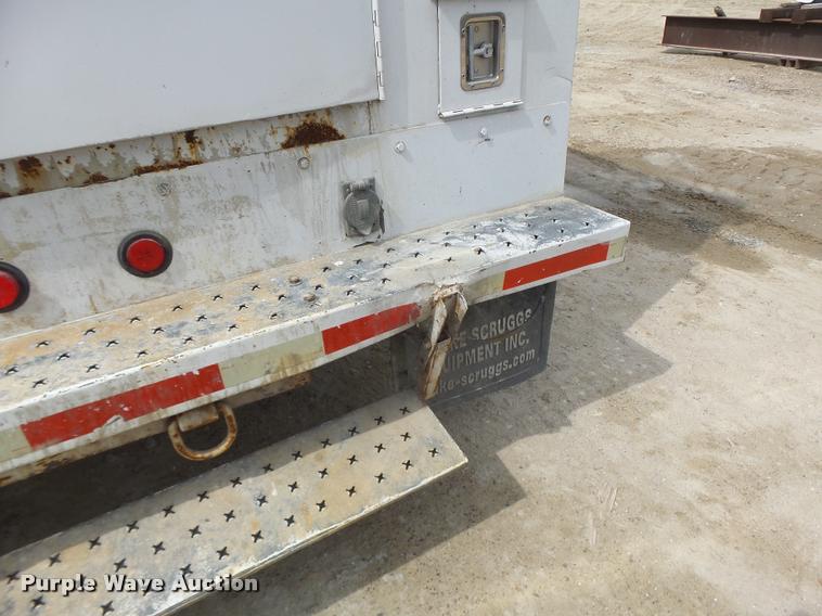 image for item DA3483 2006 Ford F550 utility truck