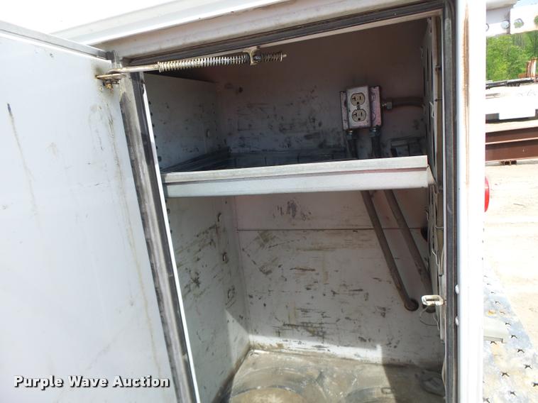 image for item DA3483 2006 Ford F550 utility truck