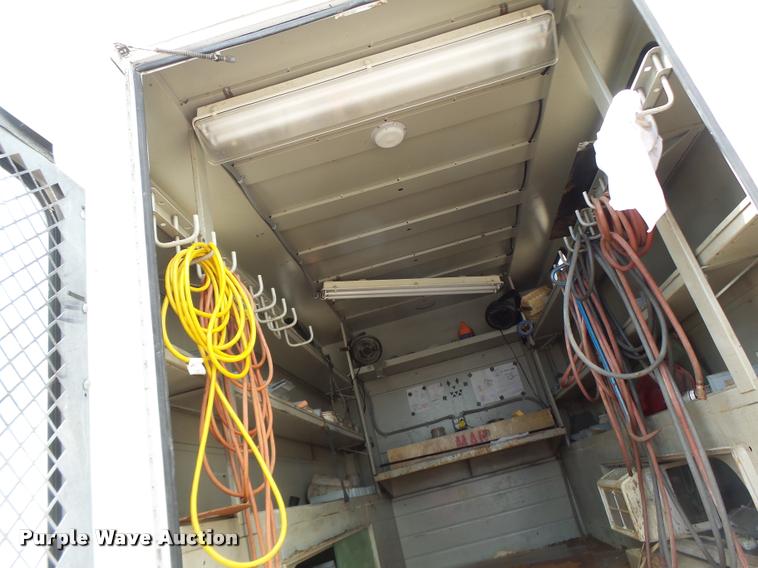 image for item DA3483 2006 Ford F550 utility truck