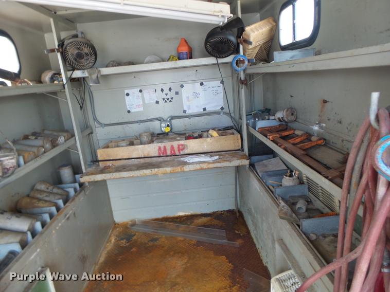 image for item DA3483 2006 Ford F550 utility truck