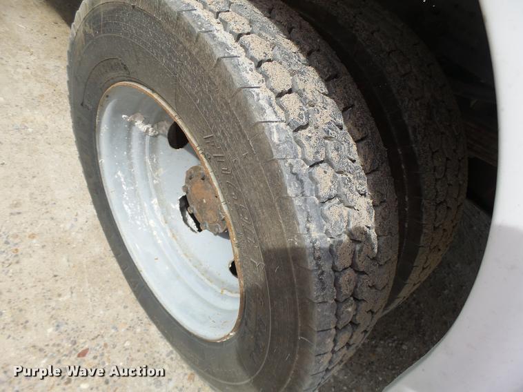 image for item DA3483 2006 Ford F550 utility truck