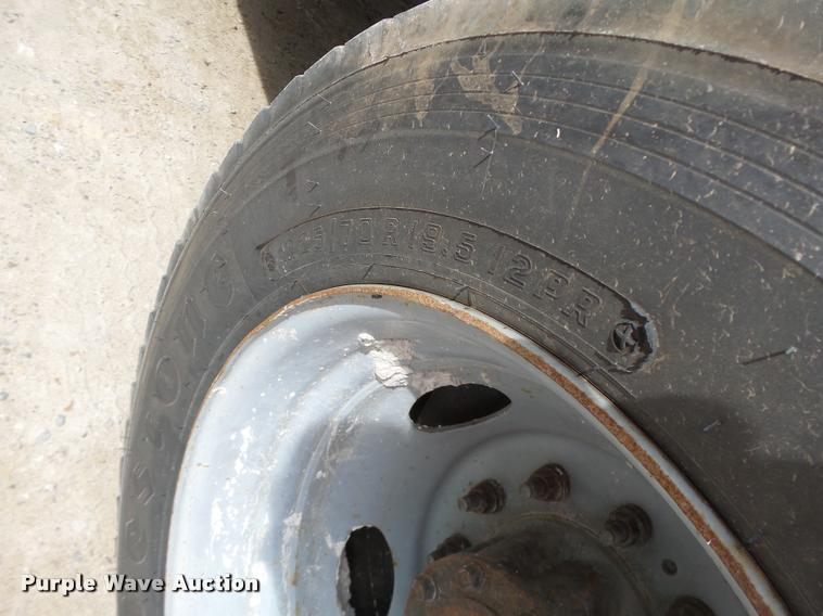 image for item DA3483 2006 Ford F550 utility truck