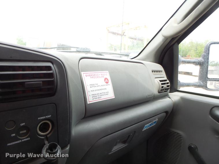 image for item DA3483 2006 Ford F550 utility truck