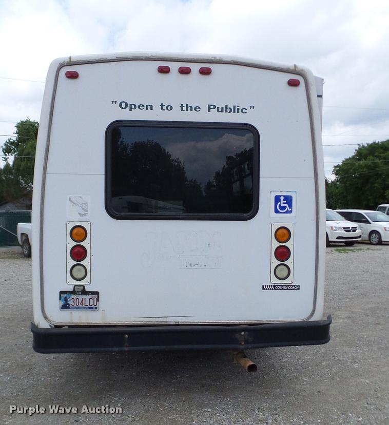 image for item DA6186 2004 Ford Econoline E450 shuttle bus