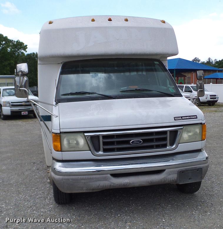 image for item DA6186 2004 Ford Econoline E450 shuttle bus
