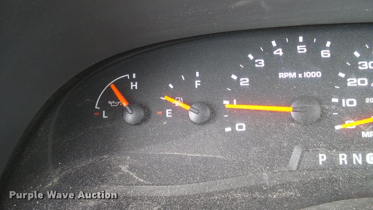 image for item DA6186 2004 Ford Econoline E450 shuttle bus