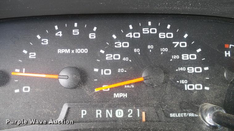 image for item DA6186 2004 Ford Econoline E450 shuttle bus