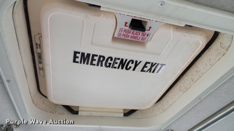 image for item DA6186 2004 Ford Econoline E450 shuttle bus