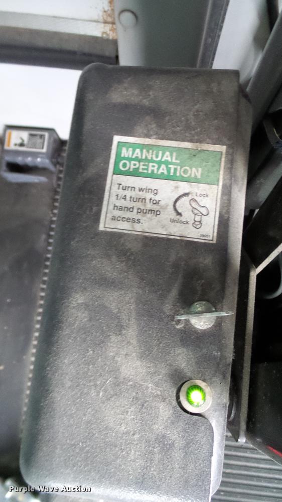 image for item DA6186 2004 Ford Econoline E450 shuttle bus