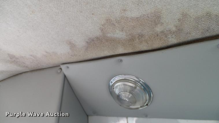 image for item DA6186 2004 Ford Econoline E450 shuttle bus