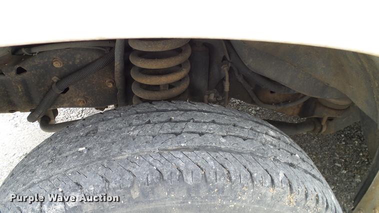 image for item DA6186 2004 Ford Econoline E450 shuttle bus