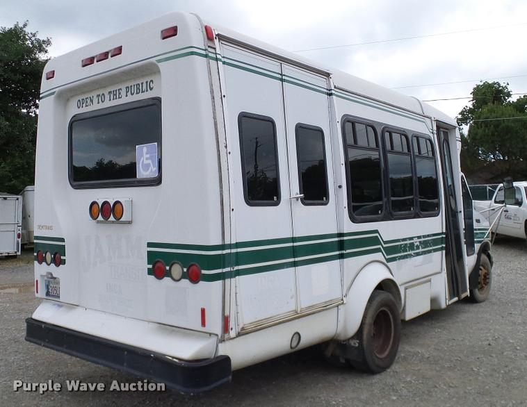 image for item DA6187 2003 Ford E350 Super Duty shuttle bus