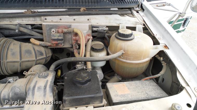 image for item DA6187 2003 Ford E350 Super Duty shuttle bus