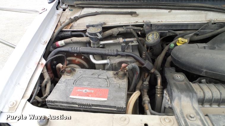 image for item DA6187 2003 Ford E350 Super Duty shuttle bus