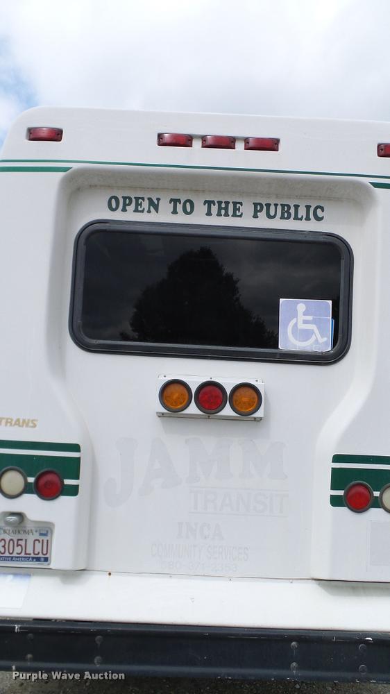 image for item DA6187 2003 Ford E350 Super Duty shuttle bus